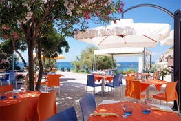 Het restaurant vlak bij de zee, Elba