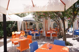 Het restaurant vlak bij de zee, Elba