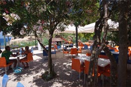 Het restaurant vlak bij de zee, Elba